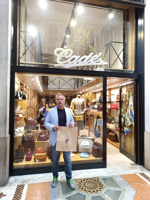 proxy buyer Italy Cade Milano proxy buyer Italy
